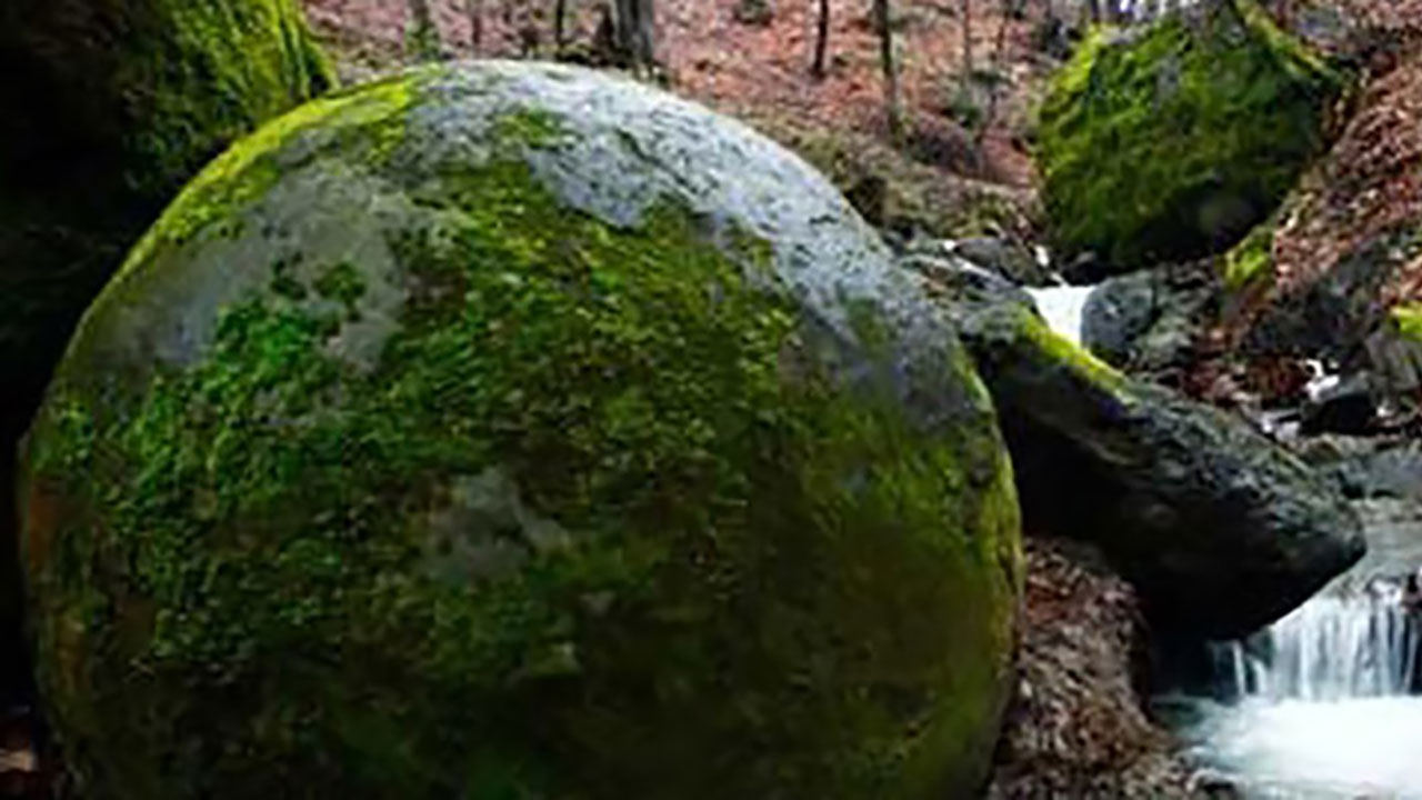STONE SPHERES, ARCHEOLOGICAL SIGHTS